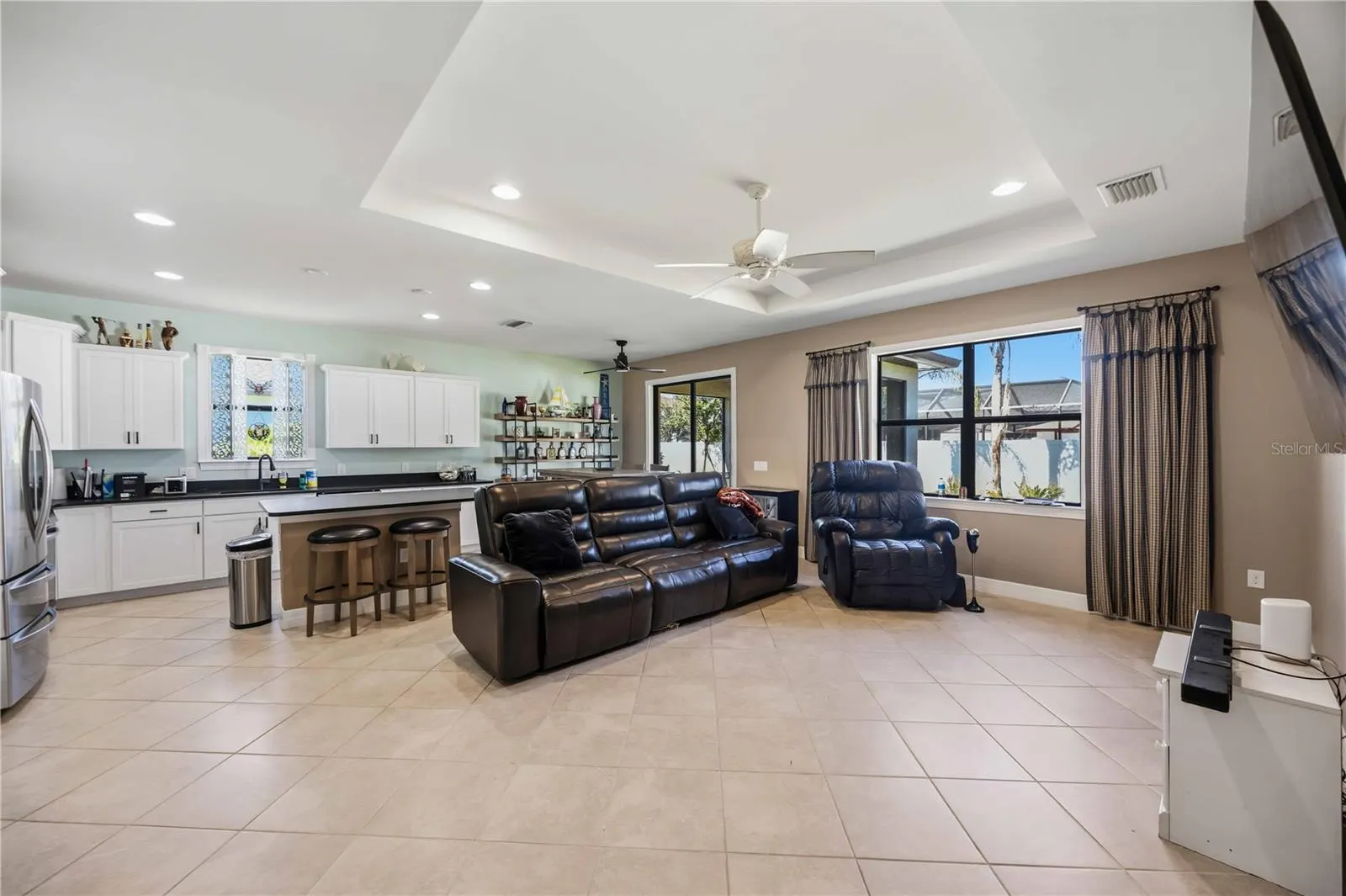 2600 SHERMAN OAK DR