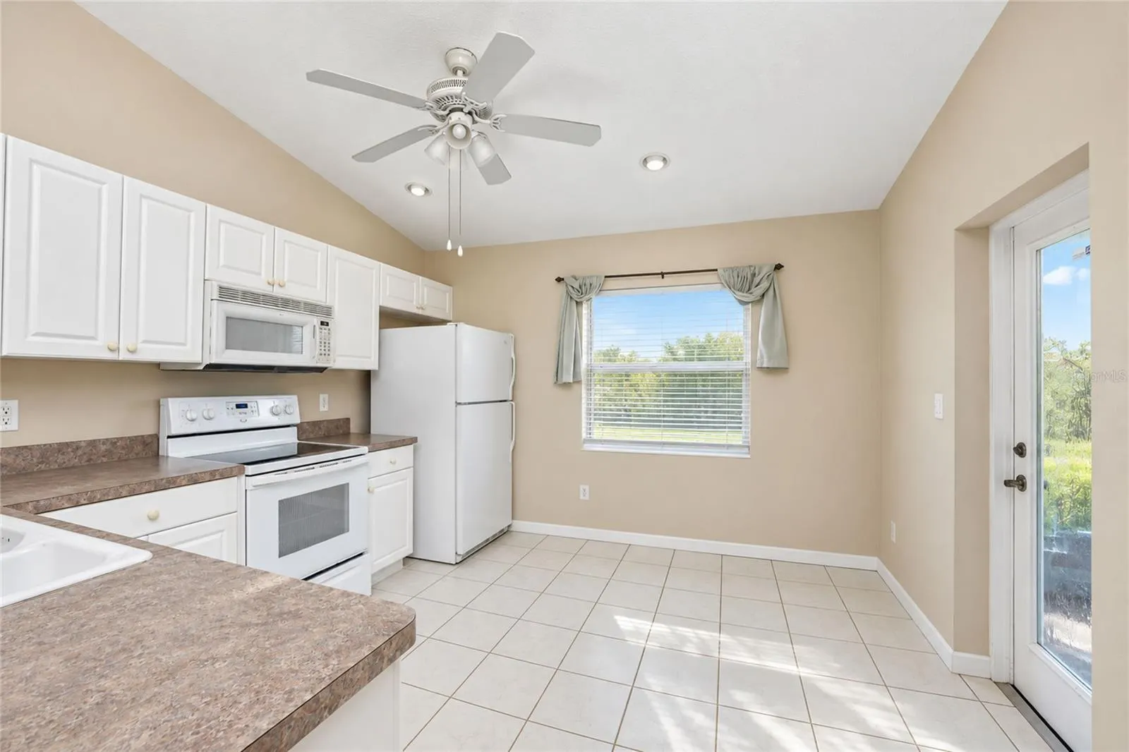 861 POINCIANA RD