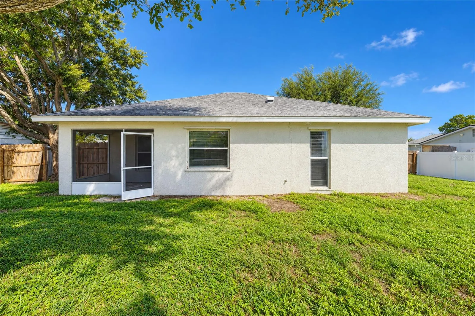 861 POINCIANA RD