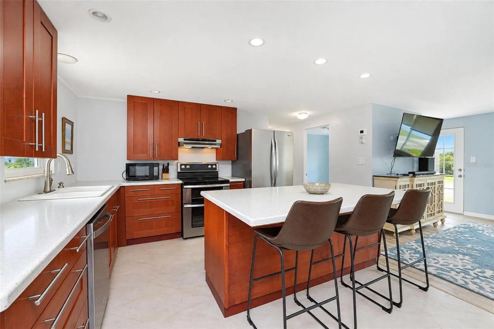 1545 BARBARA PL