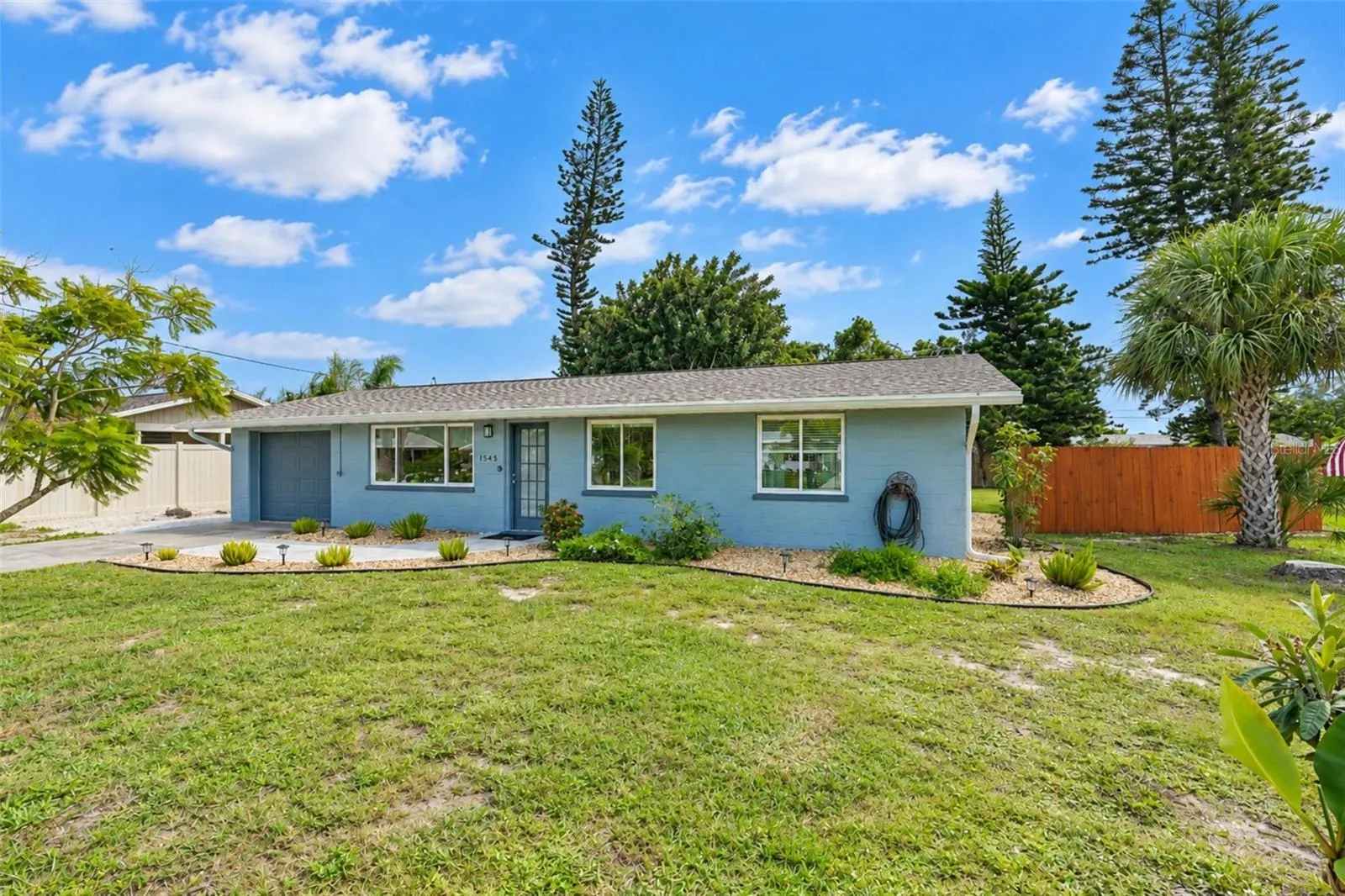 1545 BARBARA PL