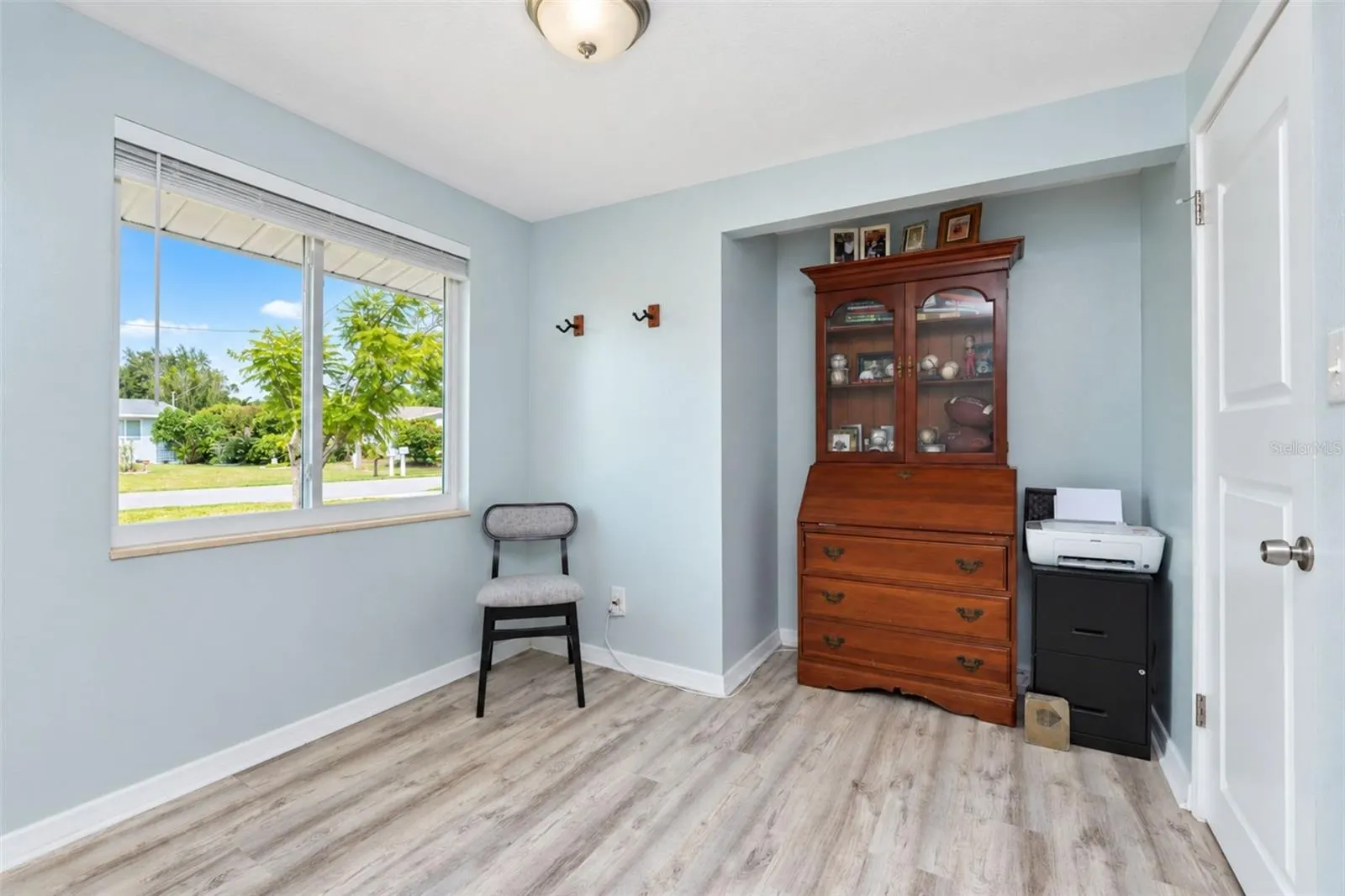 1545 BARBARA PL