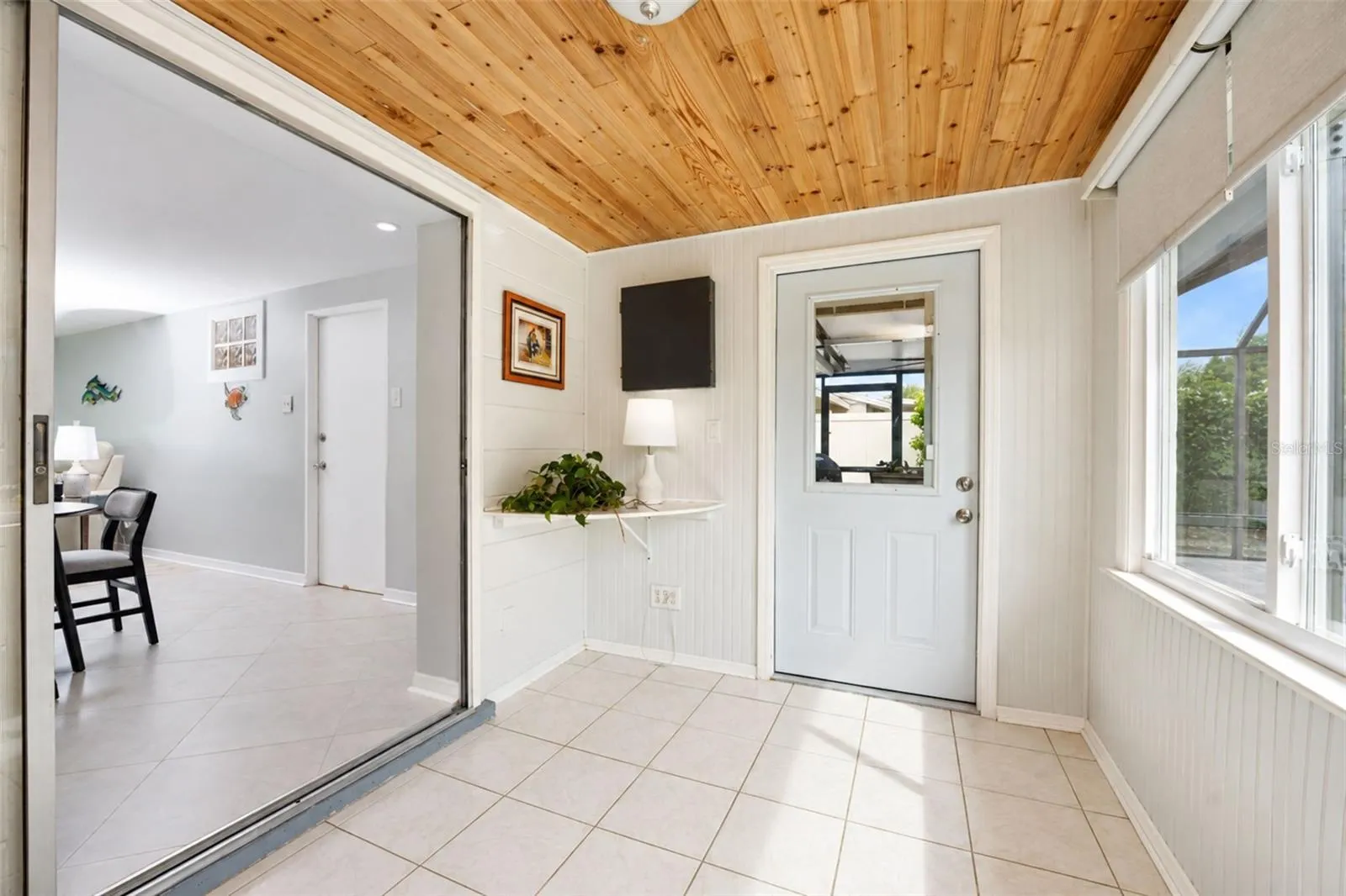 1545 BARBARA PL