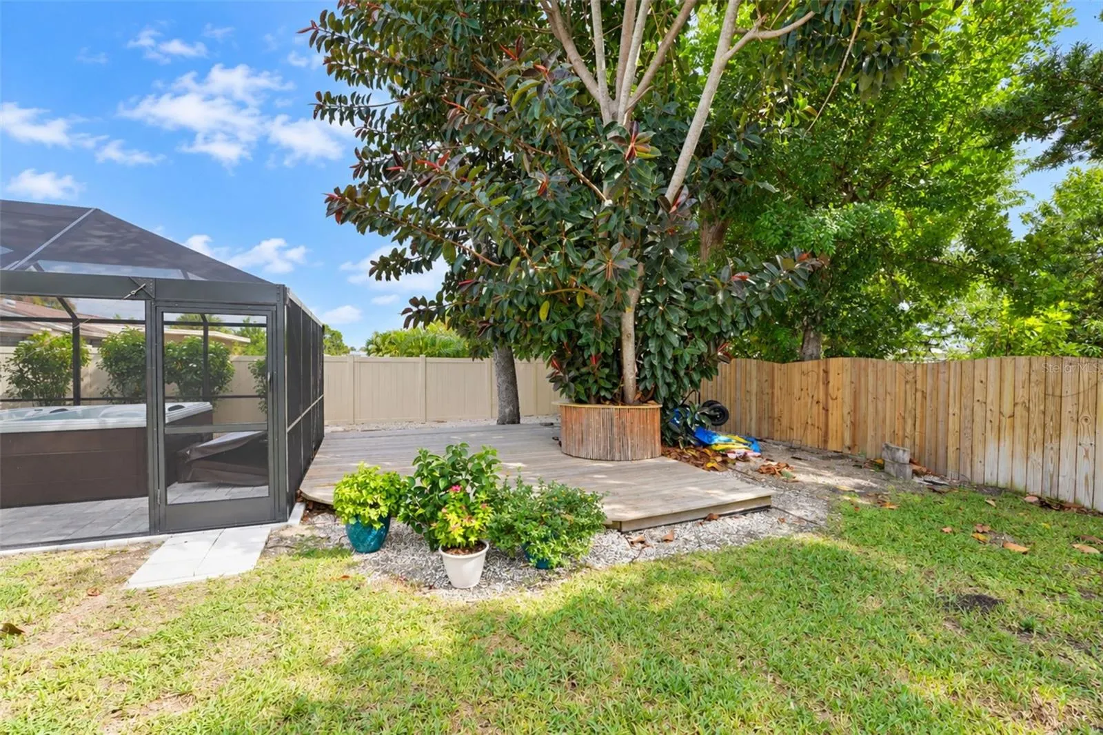 1545 BARBARA PL