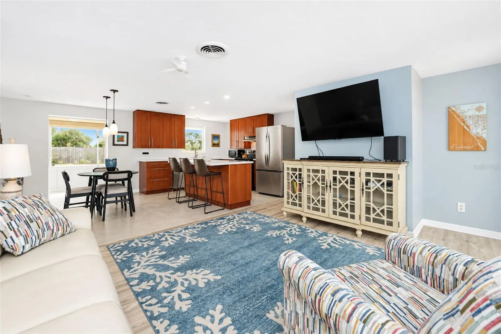 1545 BARBARA PL