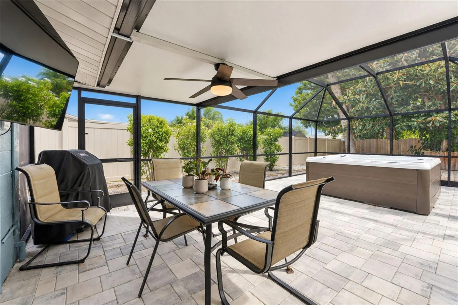 1545 BARBARA PL