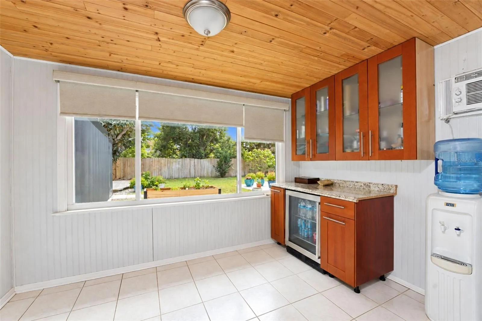 1545 BARBARA PL