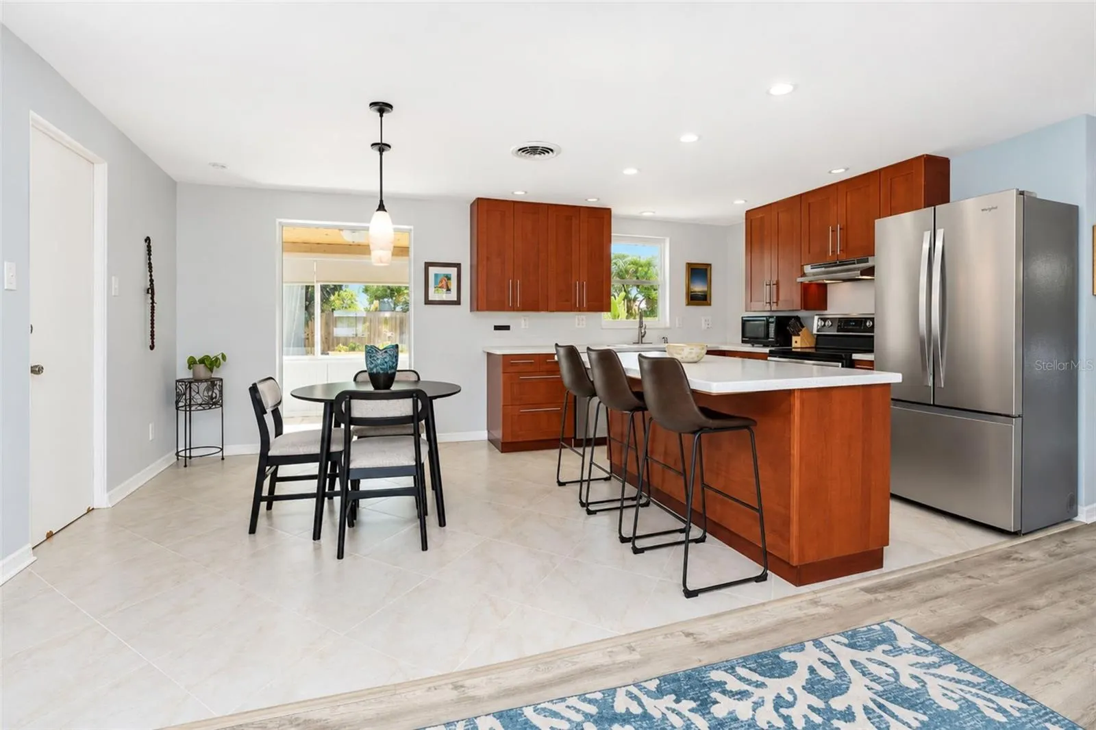 1545 BARBARA PL