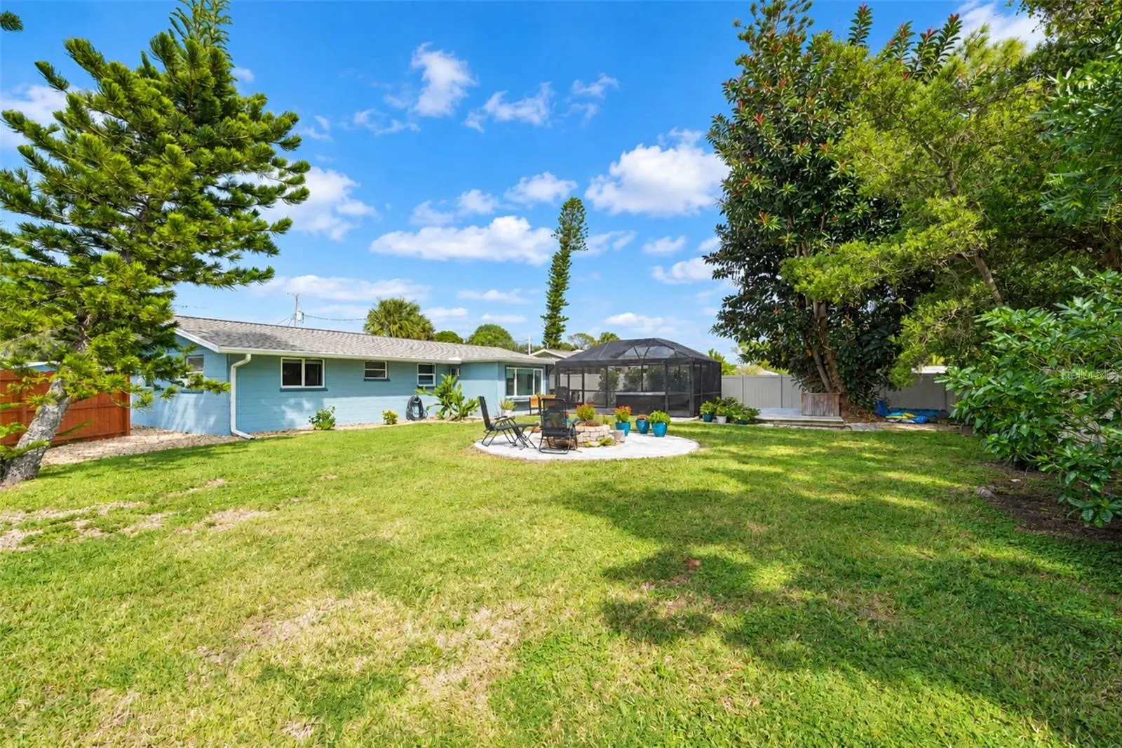 1545 BARBARA PL