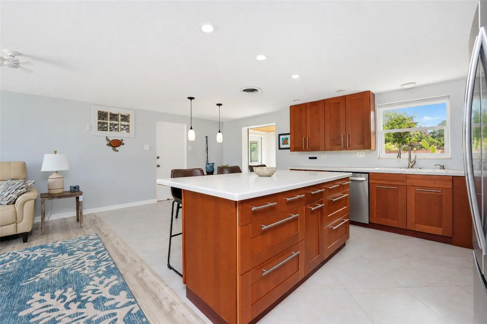 1545 BARBARA PL