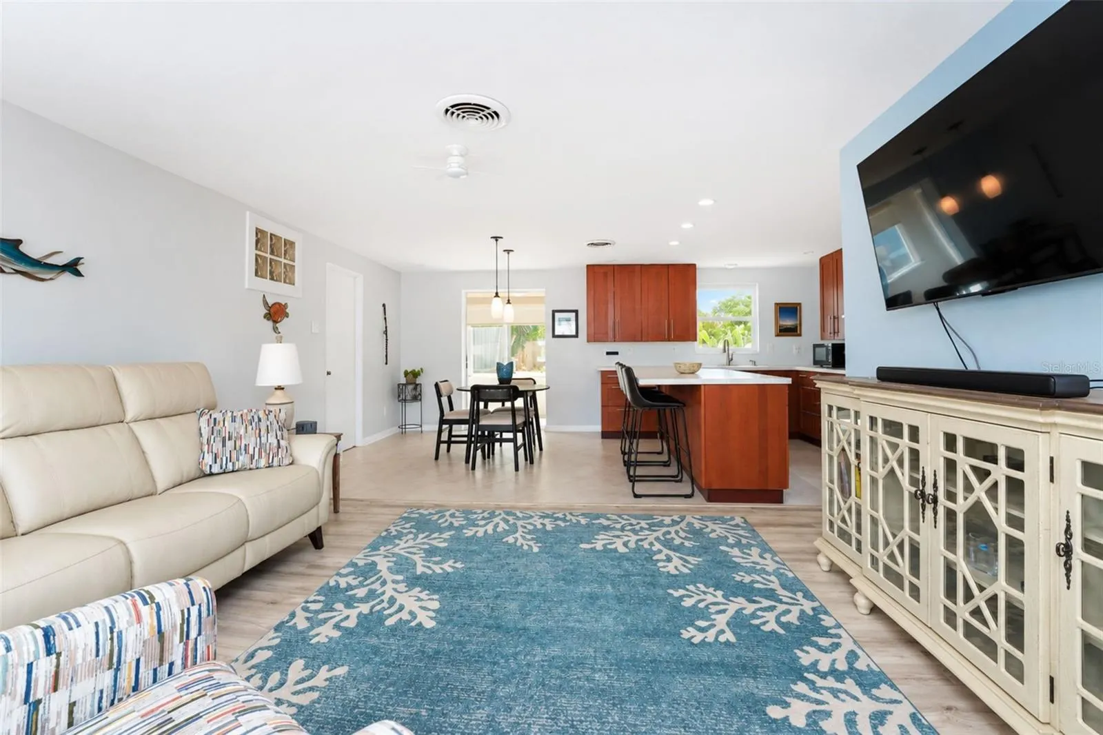 1545 BARBARA PL