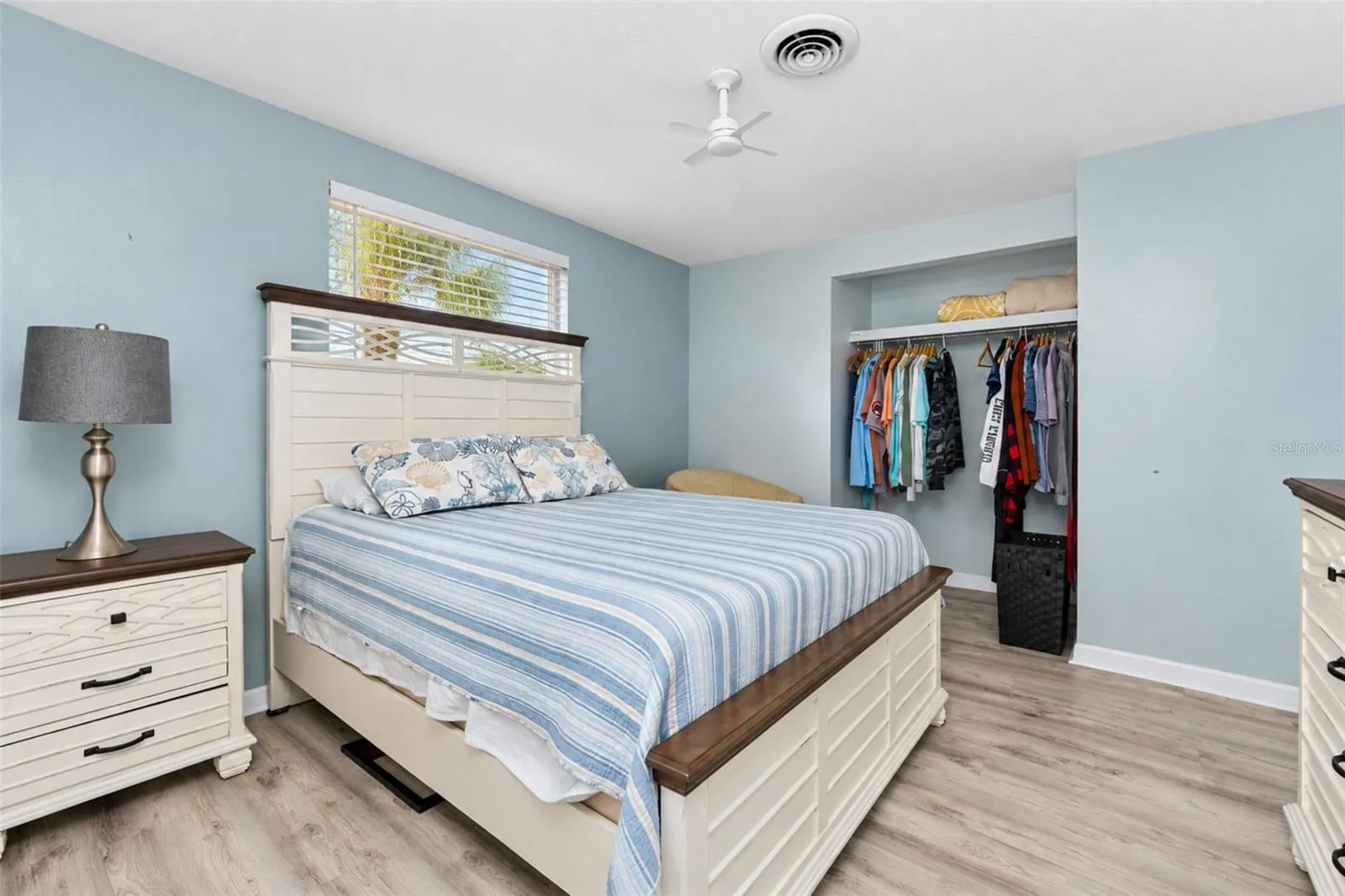 1545 BARBARA PL