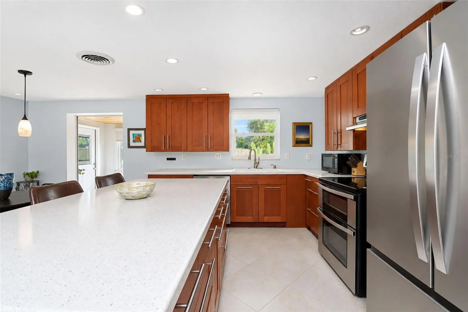 1545 BARBARA PL