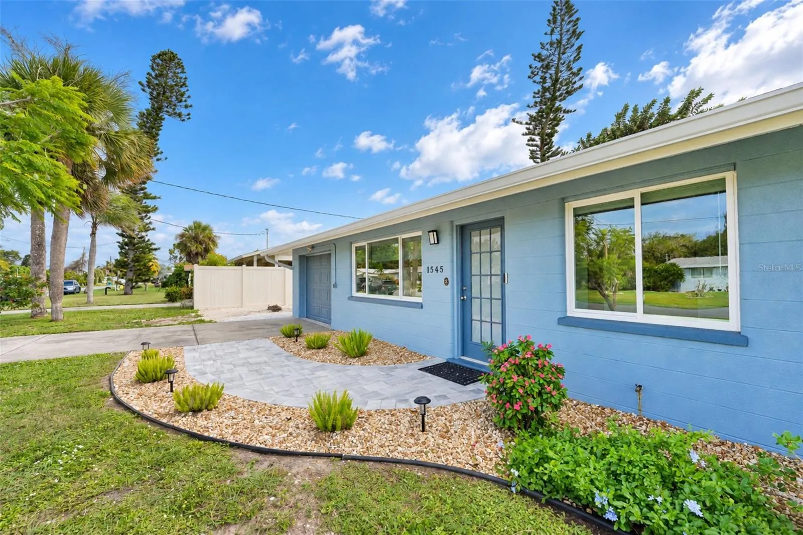 1545 BARBARA PL