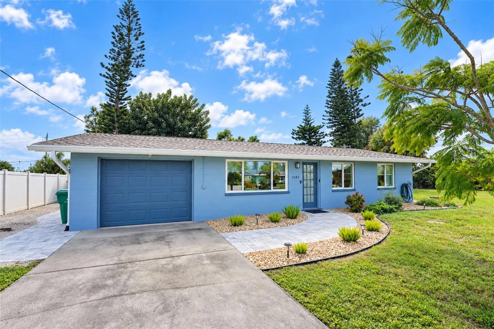 1545 BARBARA PL