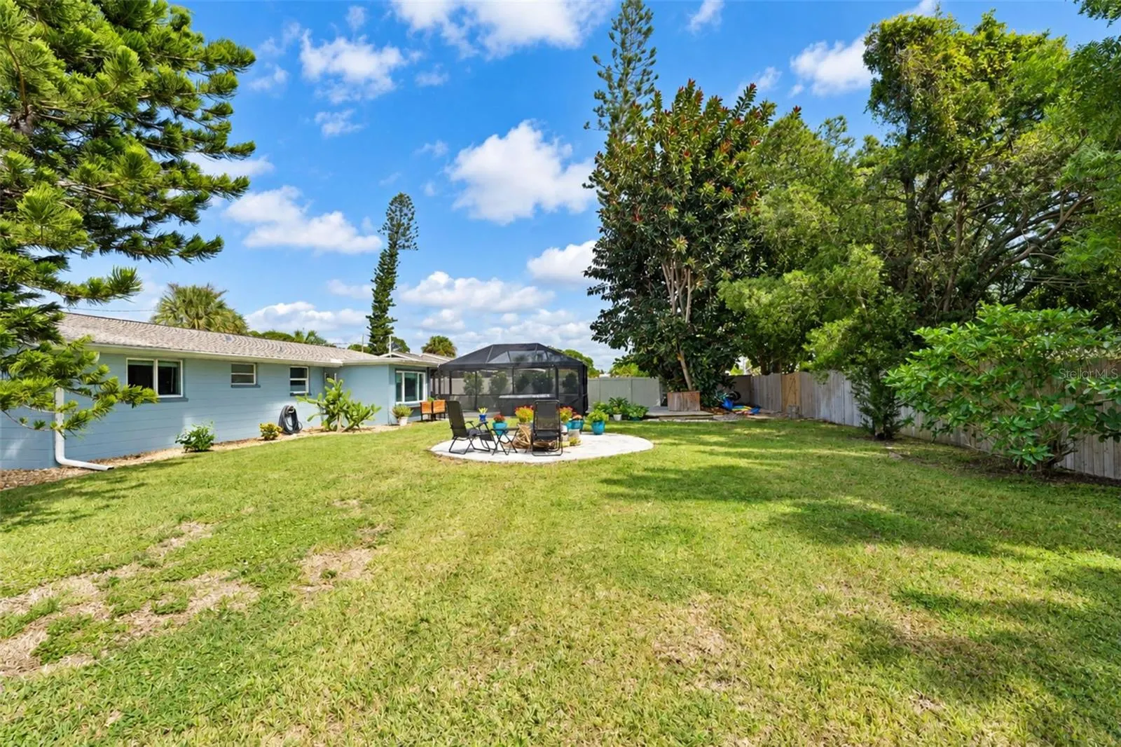 1545 BARBARA PL