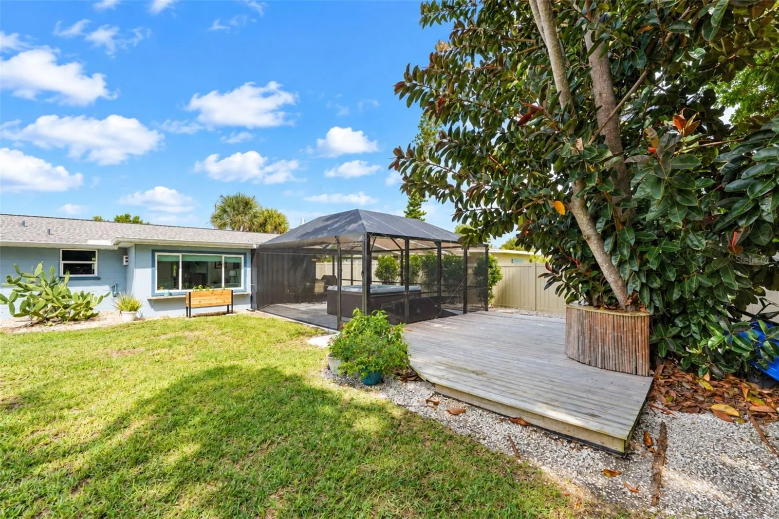 1545 BARBARA PL