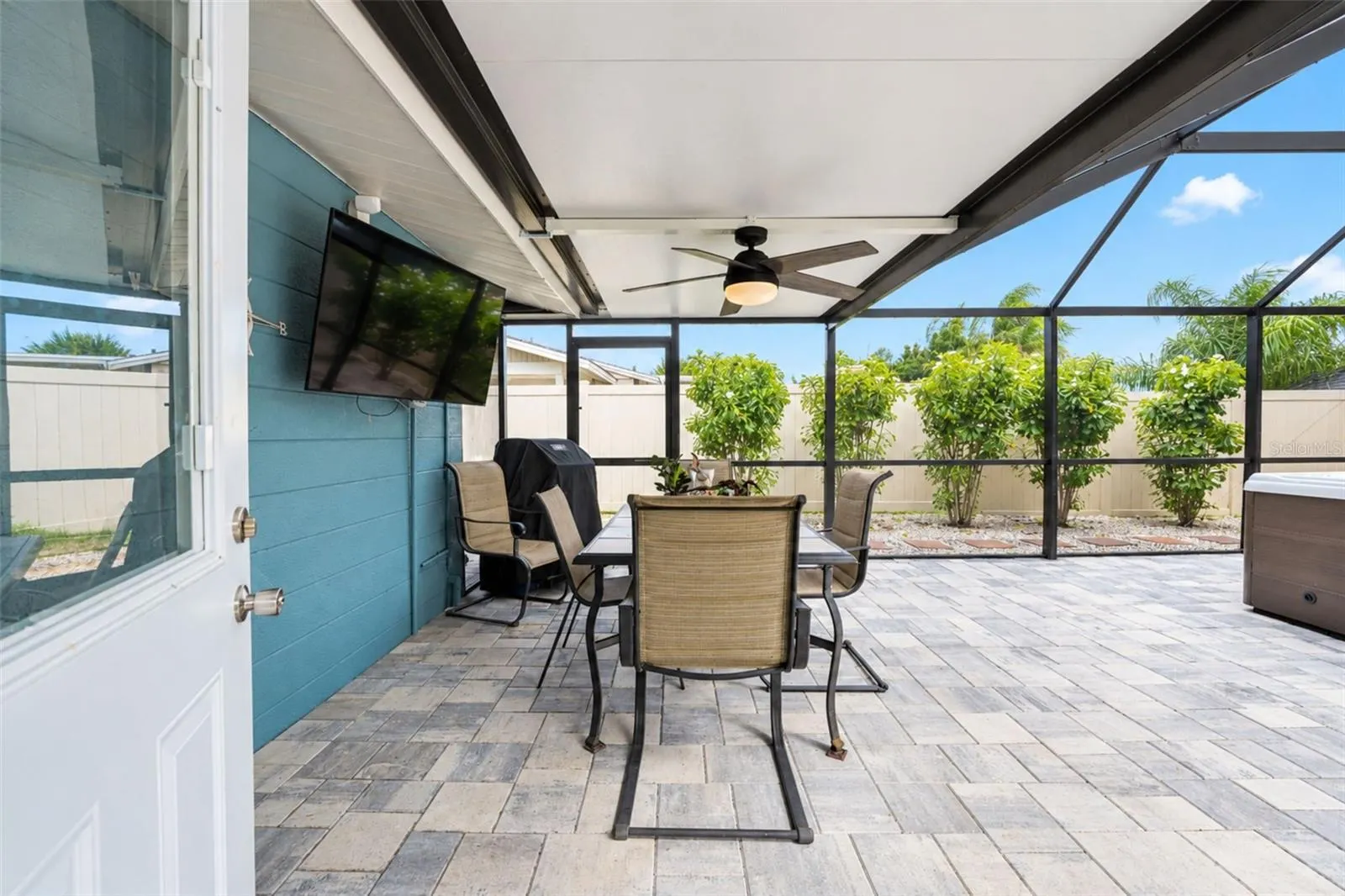 1545 BARBARA PL