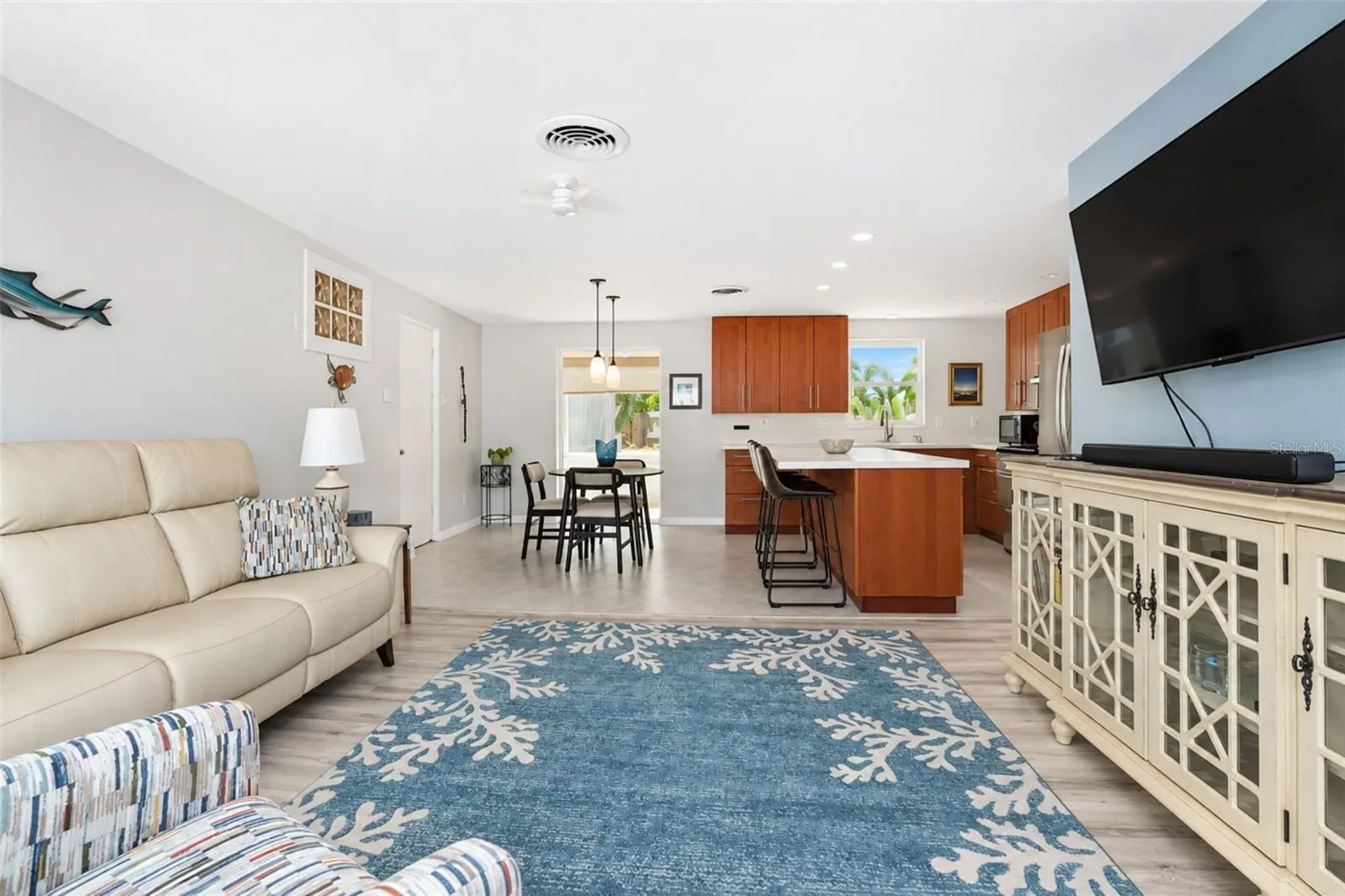 1545 BARBARA PL