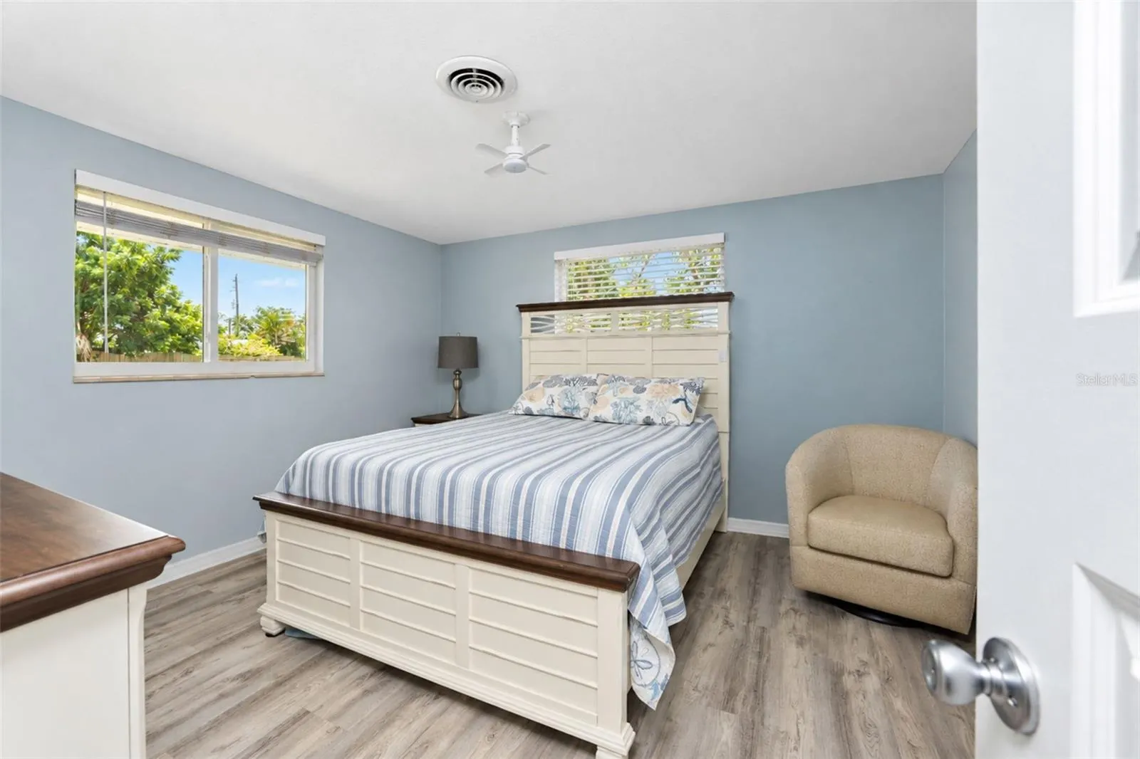 1545 BARBARA PL
