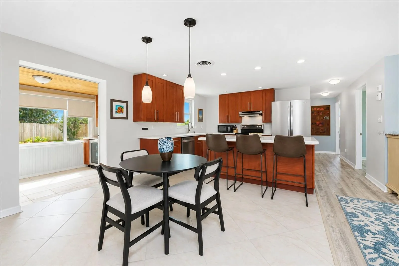 1545 BARBARA PL