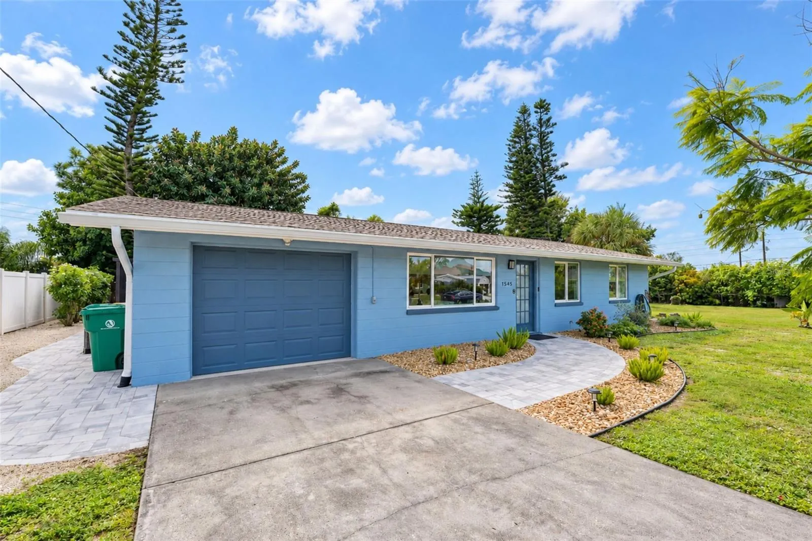 1545 BARBARA PL