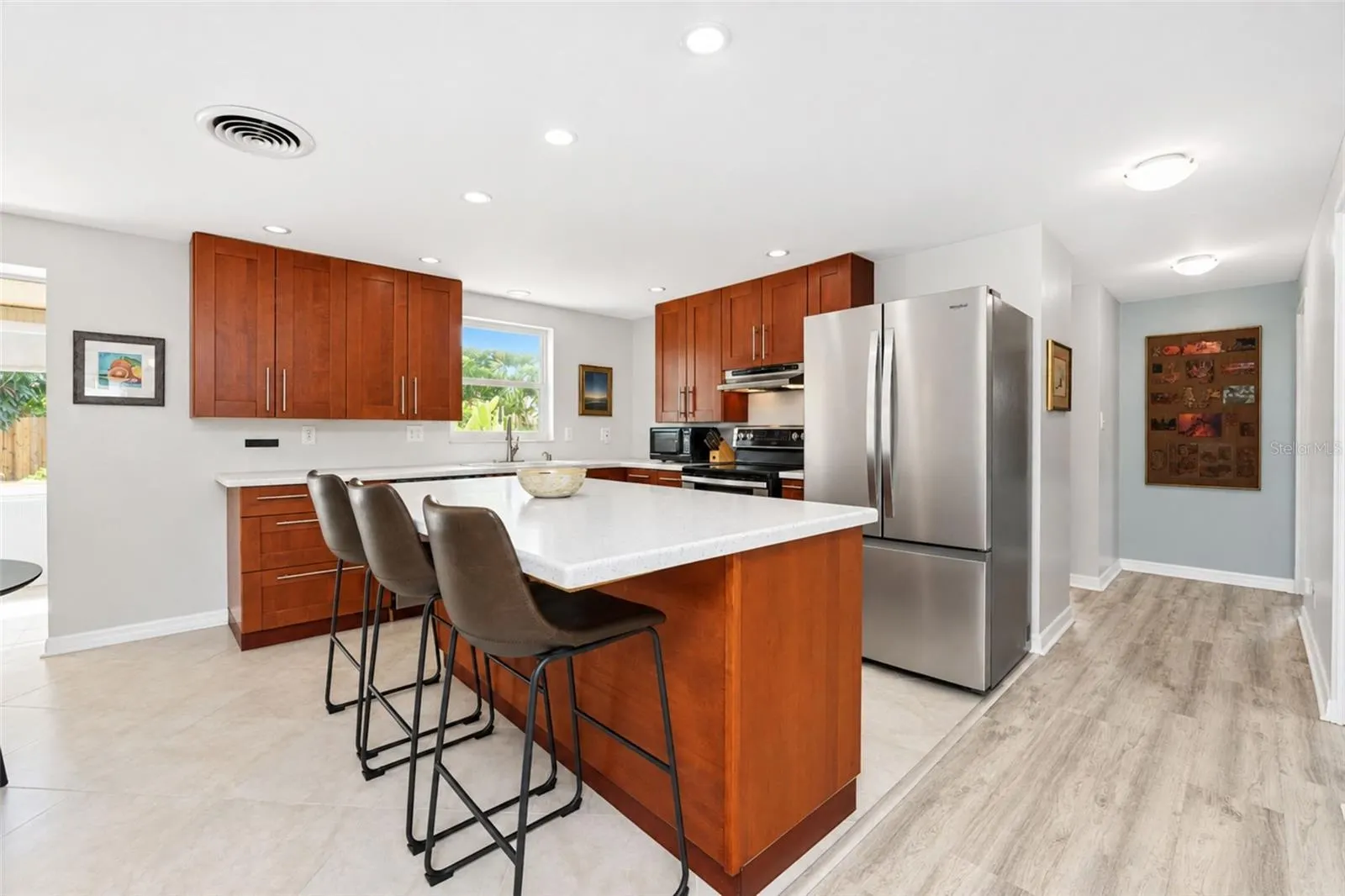 1545 BARBARA PL