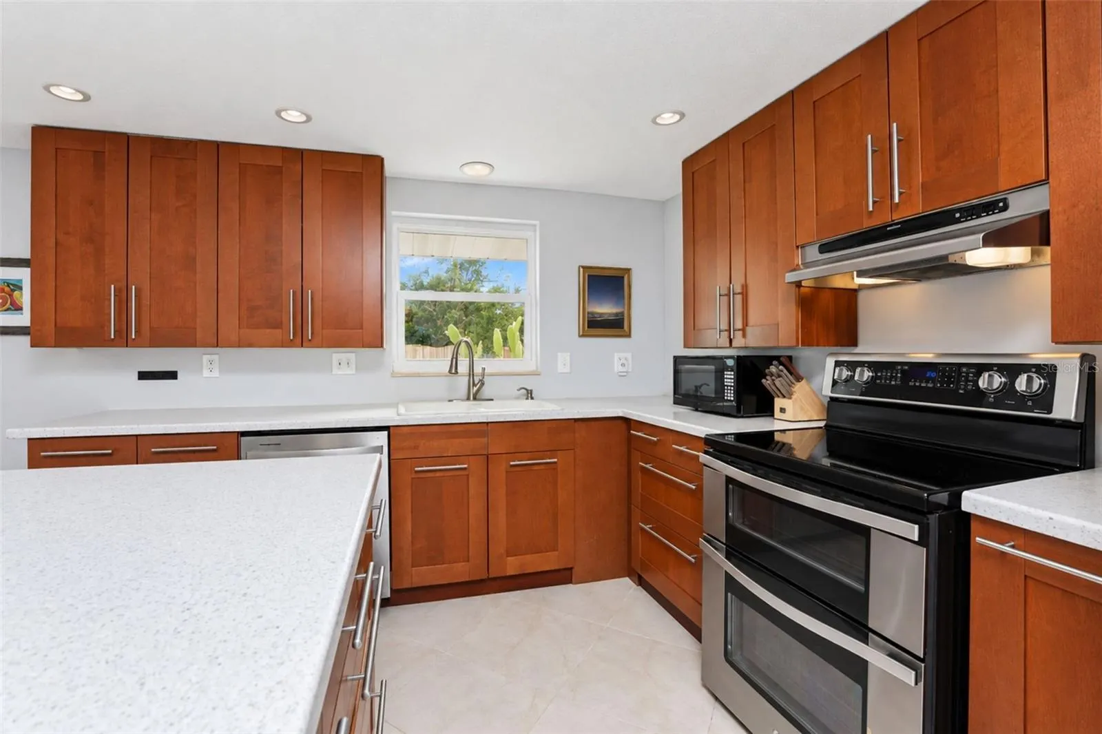 1545 BARBARA PL