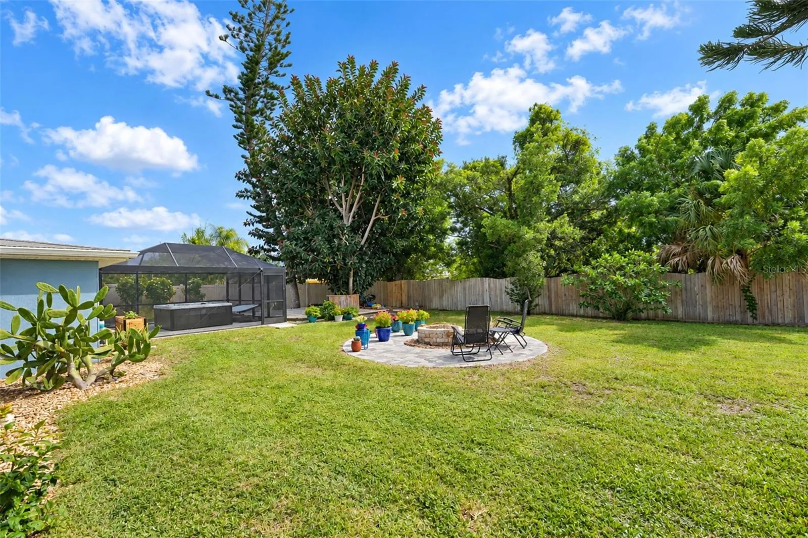 1545 BARBARA PL