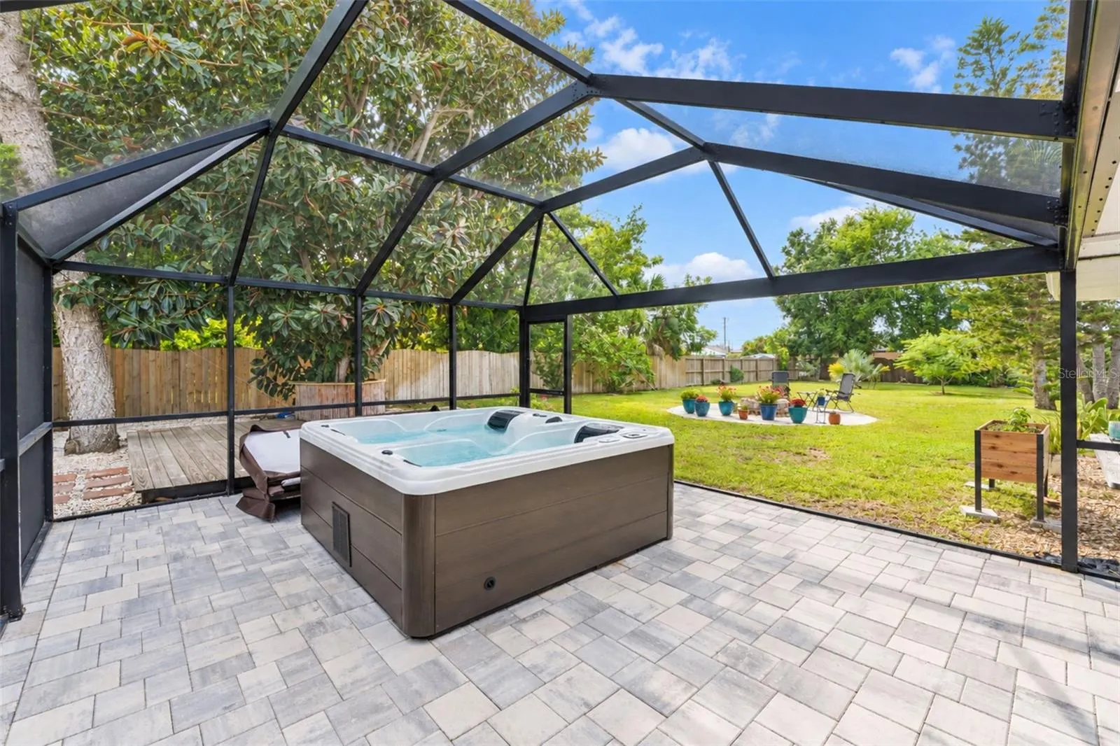 1545 BARBARA PL