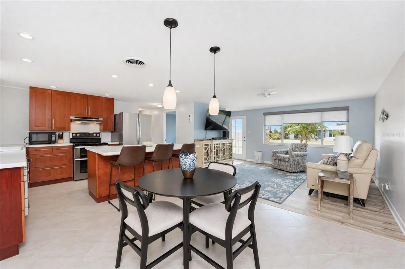 1545 BARBARA PL