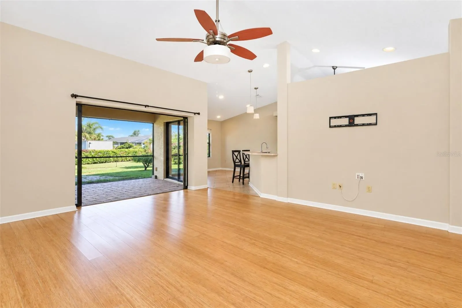 1881 NEPTUNE DR