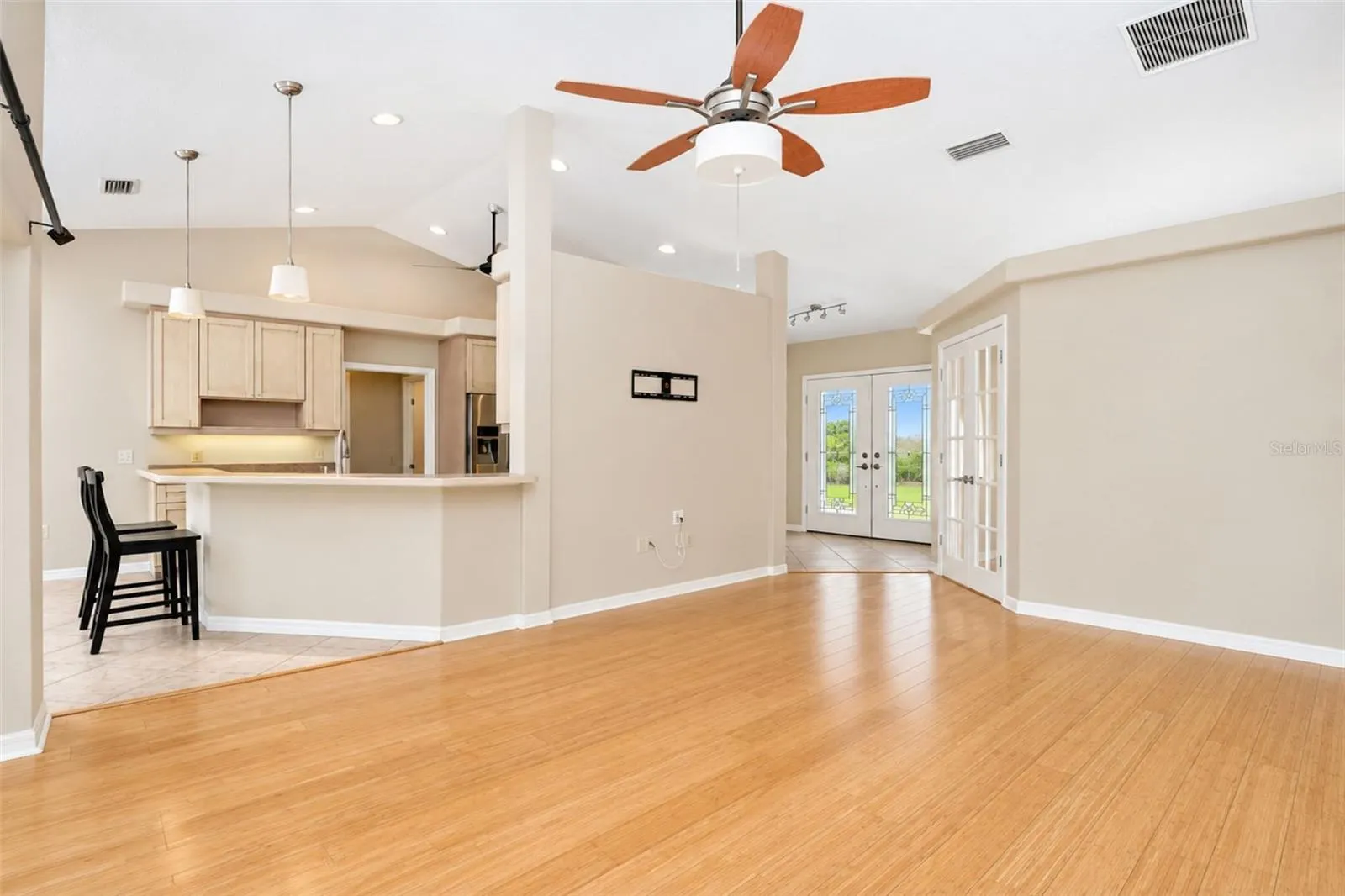 1881 NEPTUNE DR