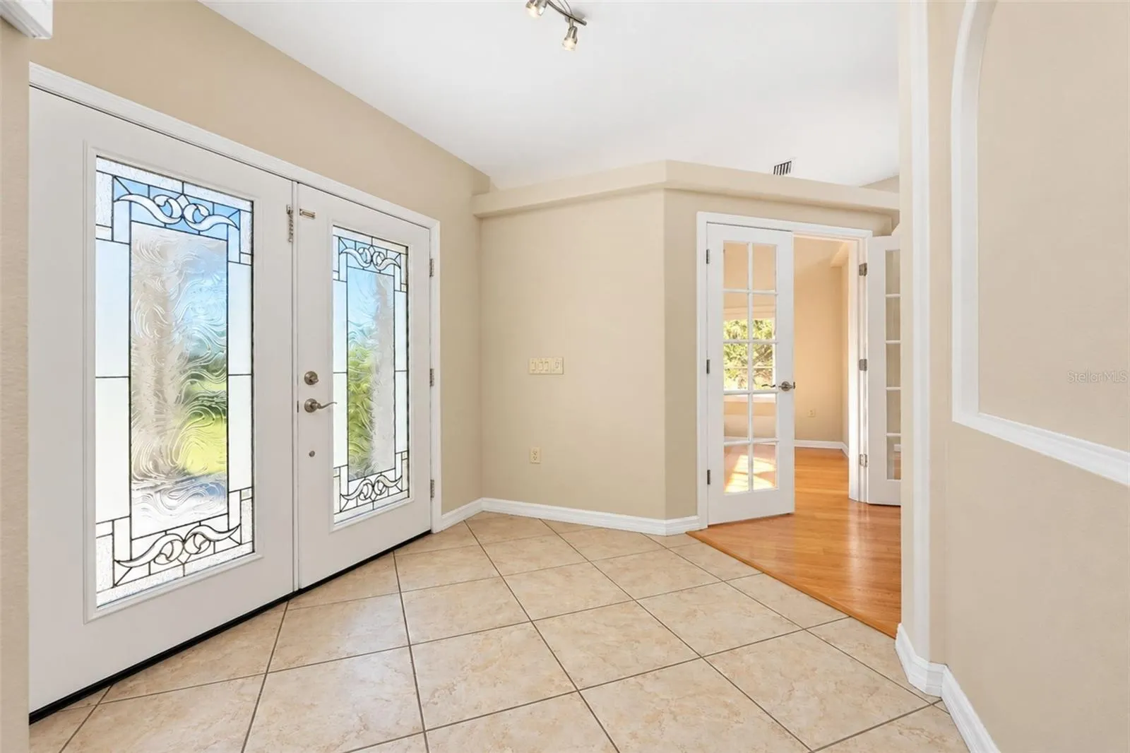 1881 NEPTUNE DR