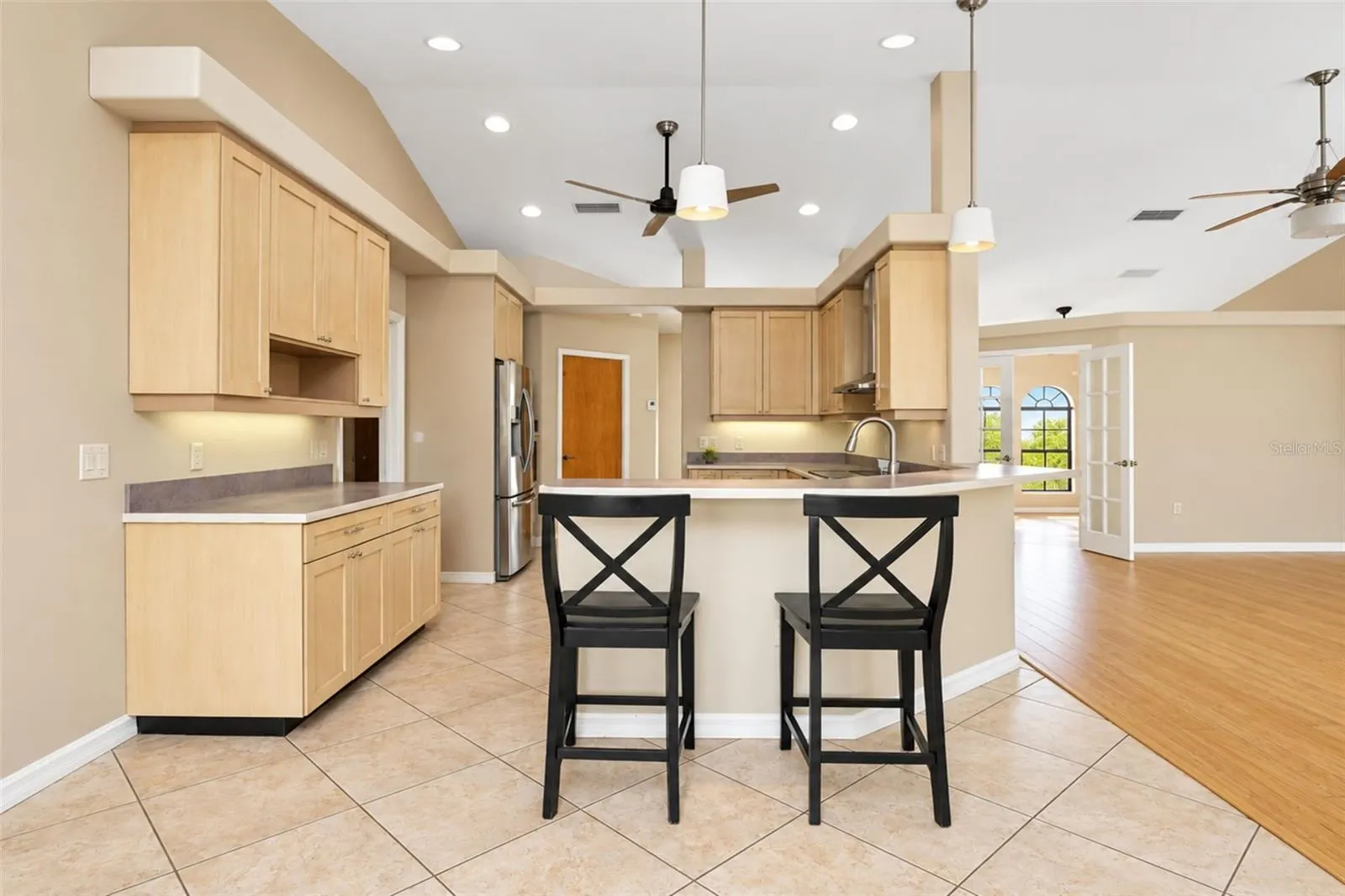 1881 NEPTUNE DR