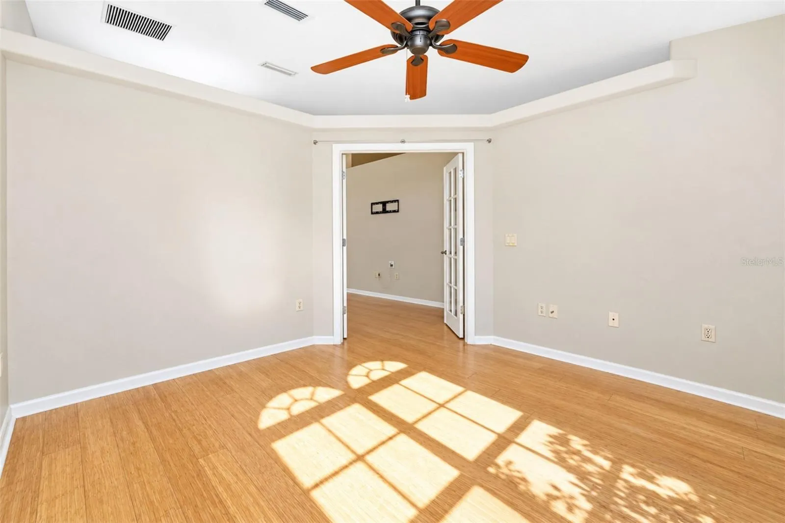 1881 NEPTUNE DR