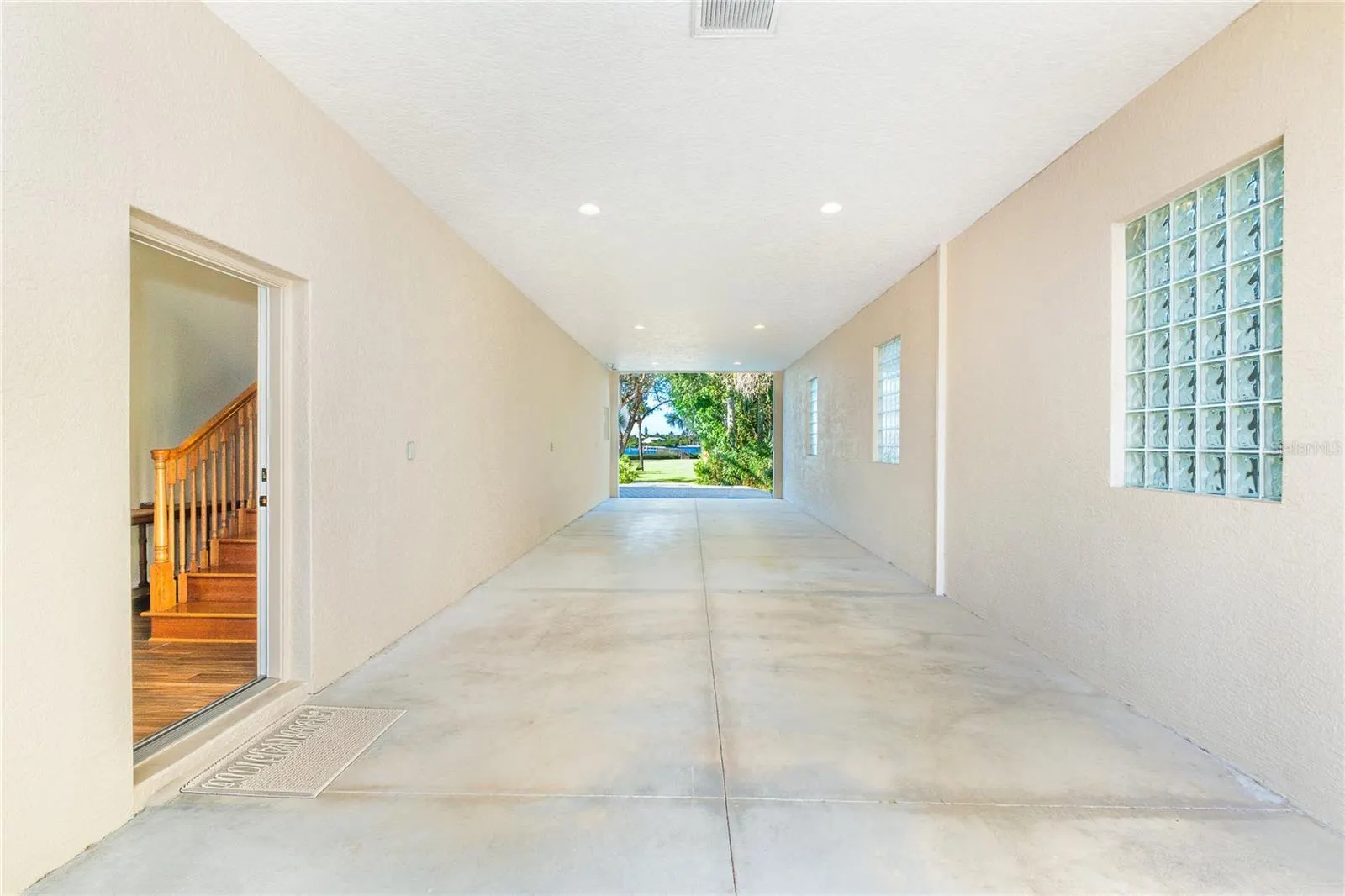 1930 BAYSHORE DR