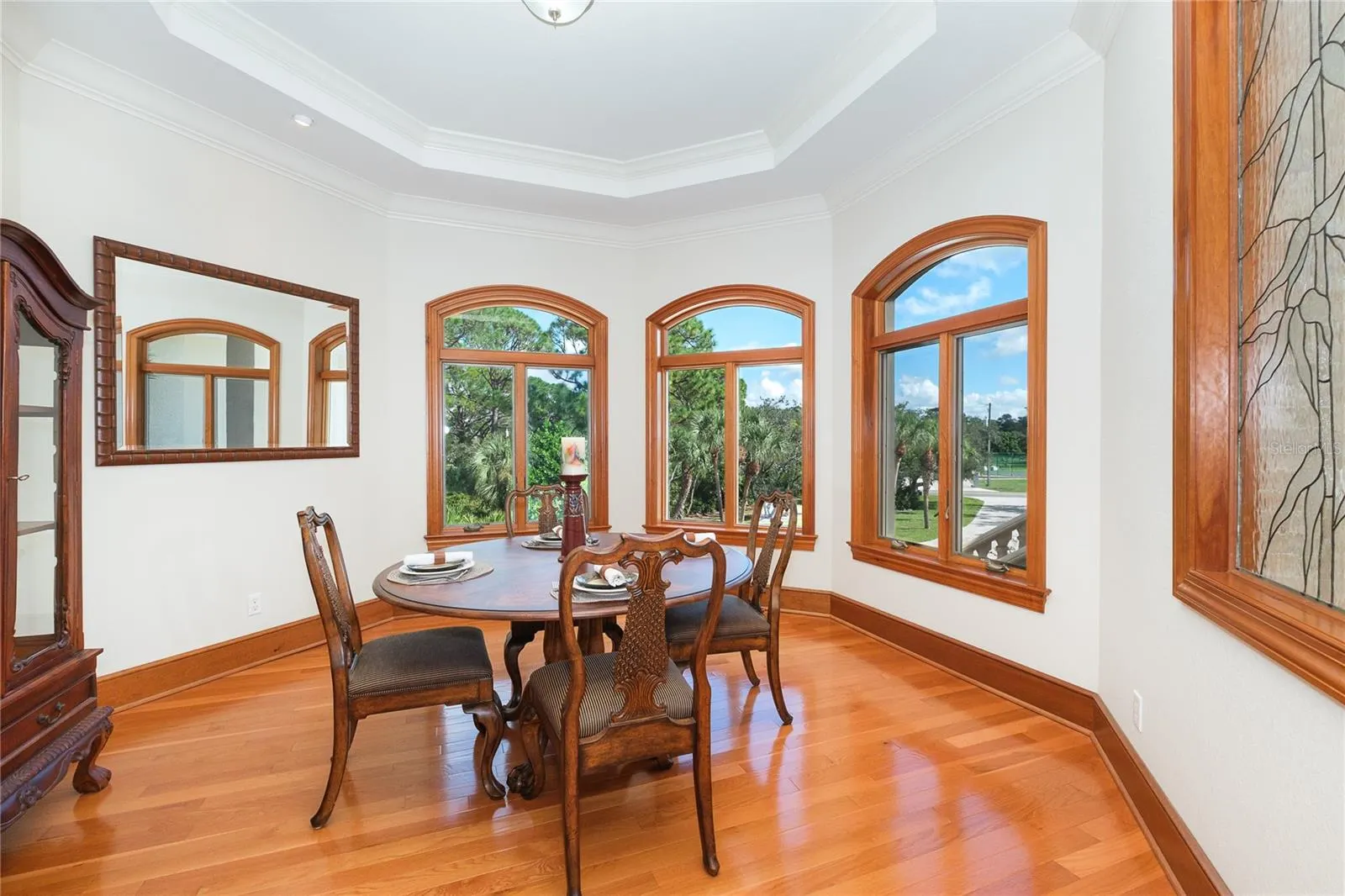 1930 BAYSHORE DR