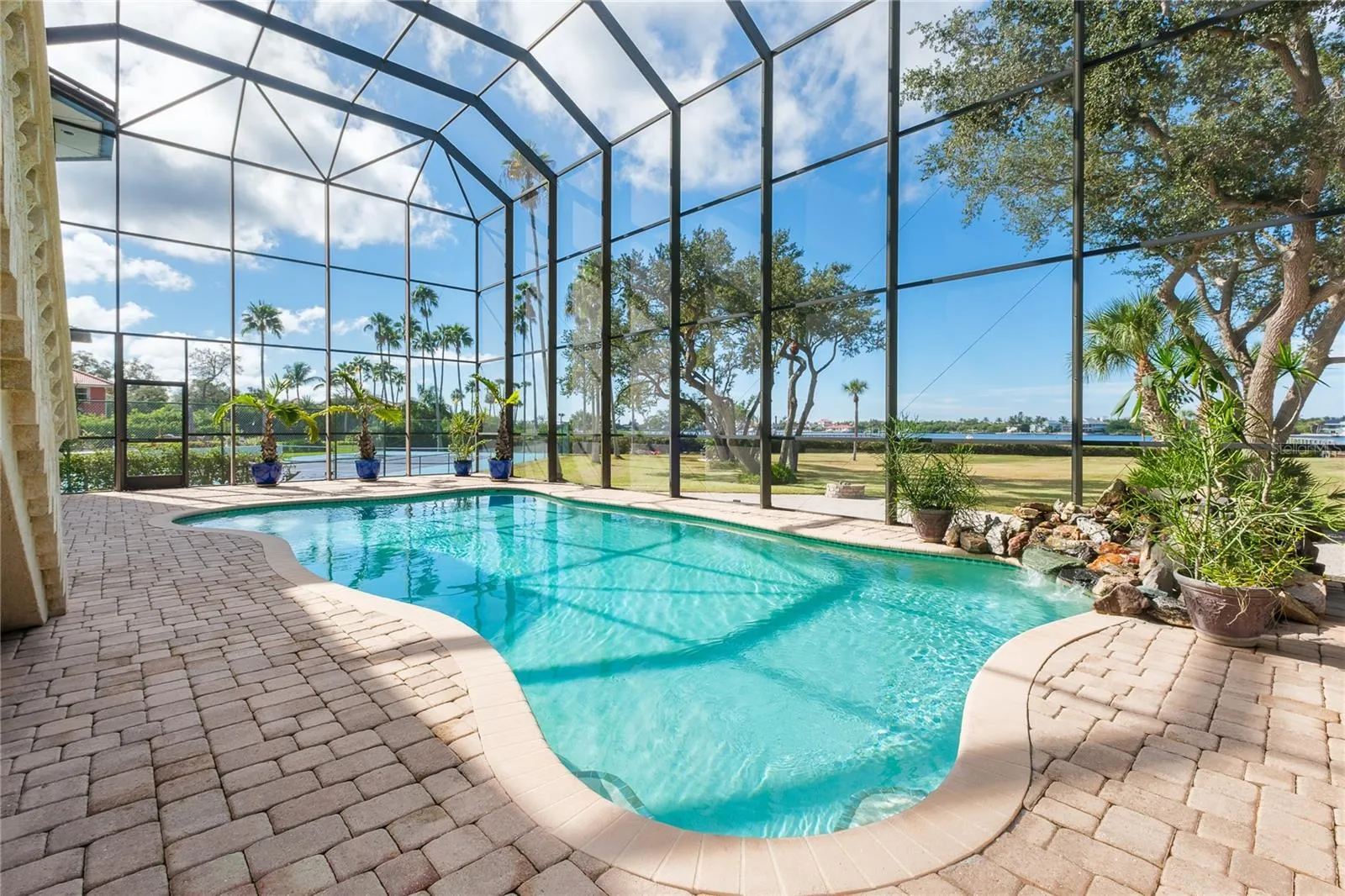 1930 BAYSHORE DR