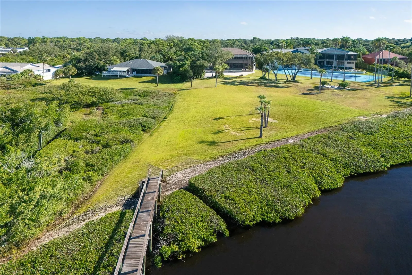 1930 BAYSHORE DR