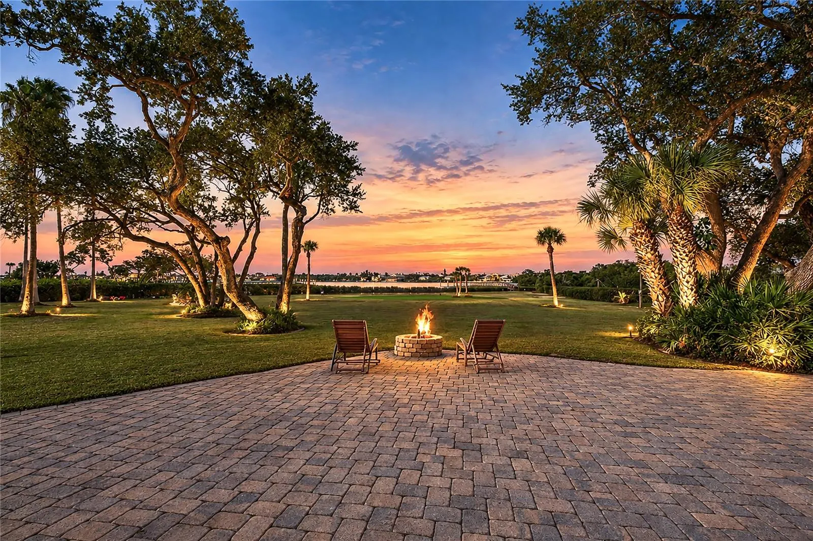 1930 BAYSHORE DR