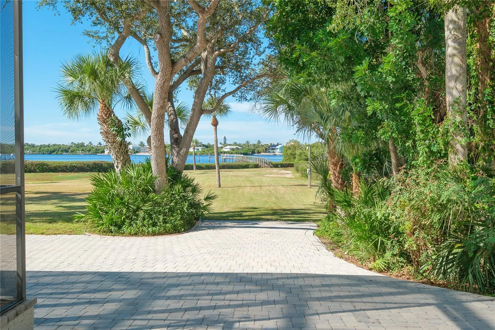1930 BAYSHORE DR