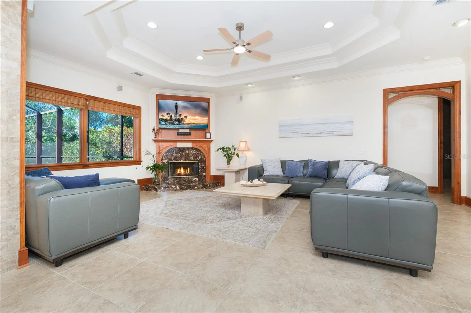 1930 BAYSHORE DR