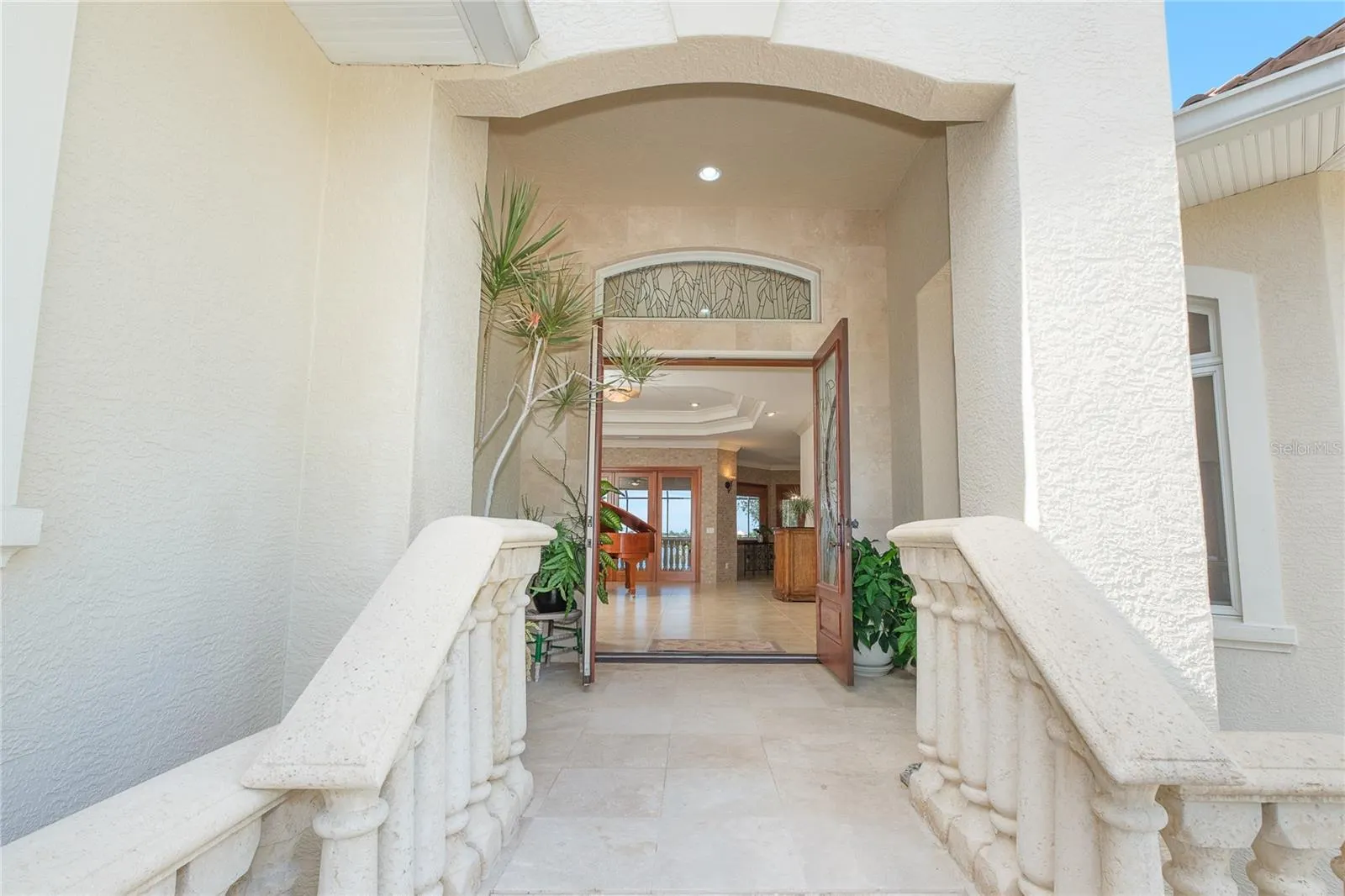 1930 BAYSHORE DR
