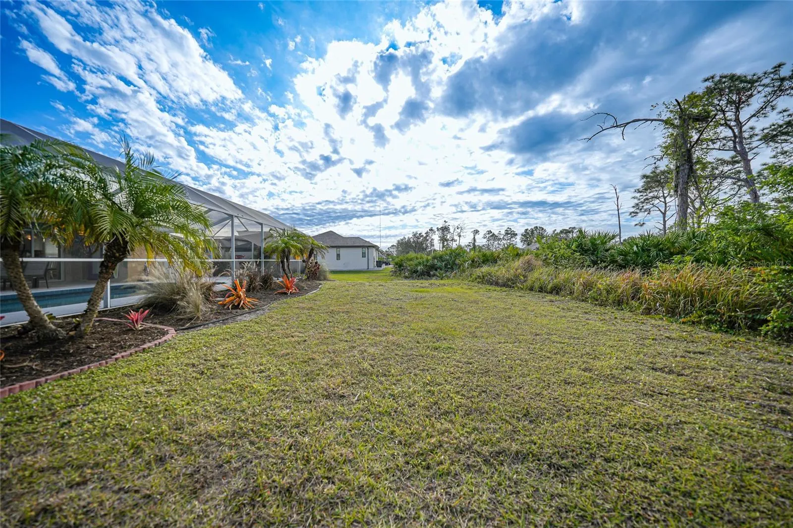 215 AUSTRALIAN DR