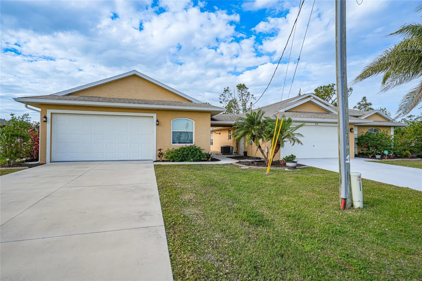 215 AUSTRALIAN DR