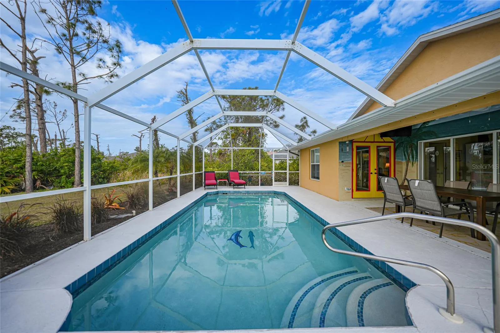 215 AUSTRALIAN DR
