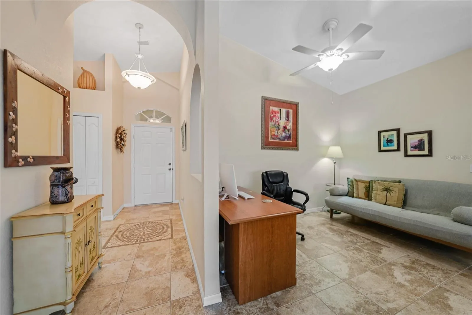 215 AUSTRALIAN DR