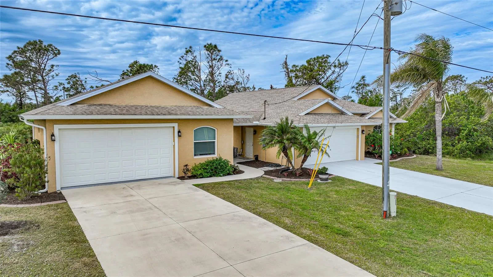 215 AUSTRALIAN DR