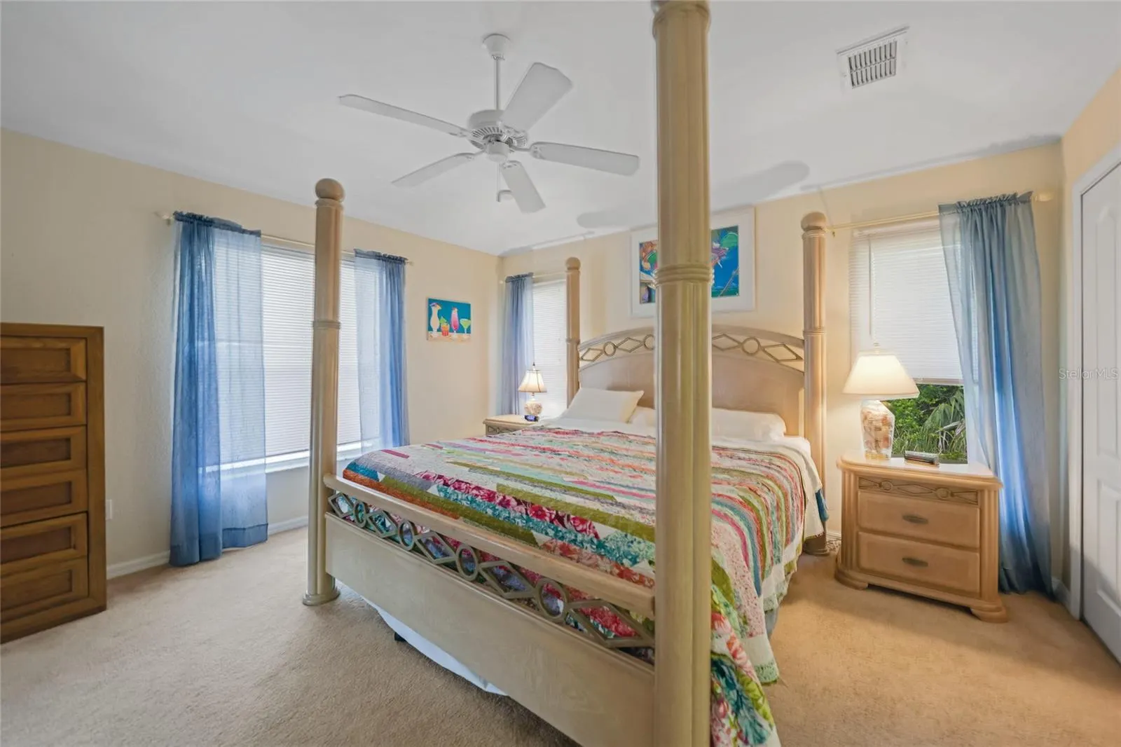 215 AUSTRALIAN DR